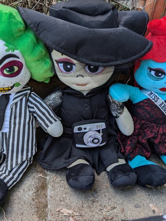 Spirit Other - Spirit Halloween Beetlejuice plushies set of 3